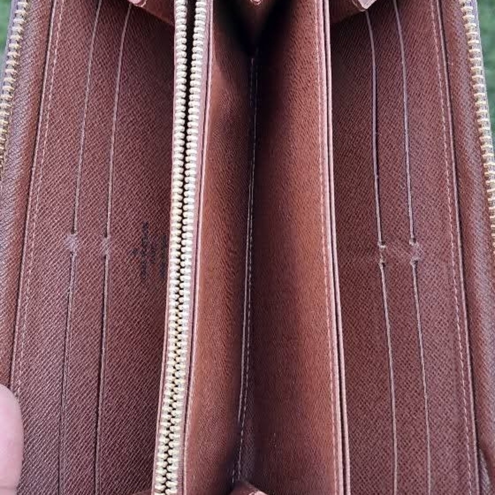 Louis Vuitton Monogram Wallet - Picture 4 of 8